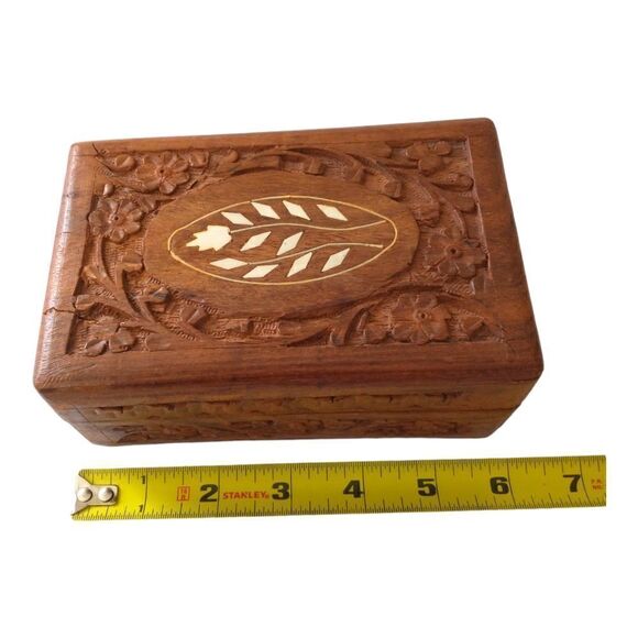 Hand Carved Wood Trinket Box Inlaid MOP Abalone Jewelry Vintage Hinged Bohemian. - Picture 4 of 15